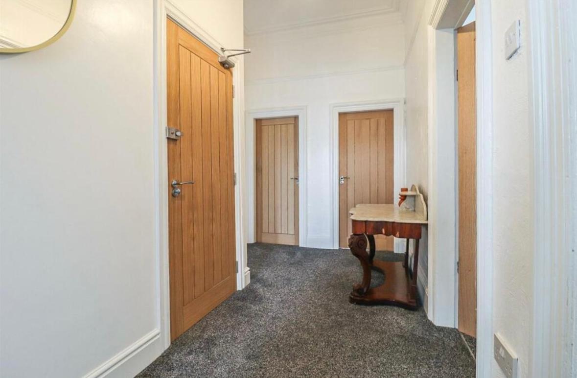 Spacious Victorian Birkdale Apartment With Garden Southport Exterior photo