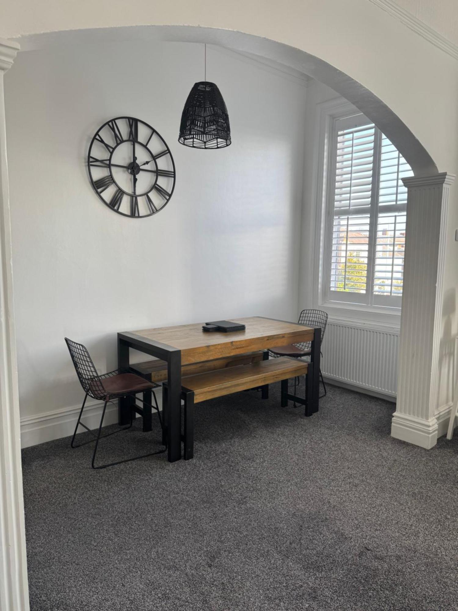 Spacious Victorian Birkdale Apartment With Garden Southport Exterior photo