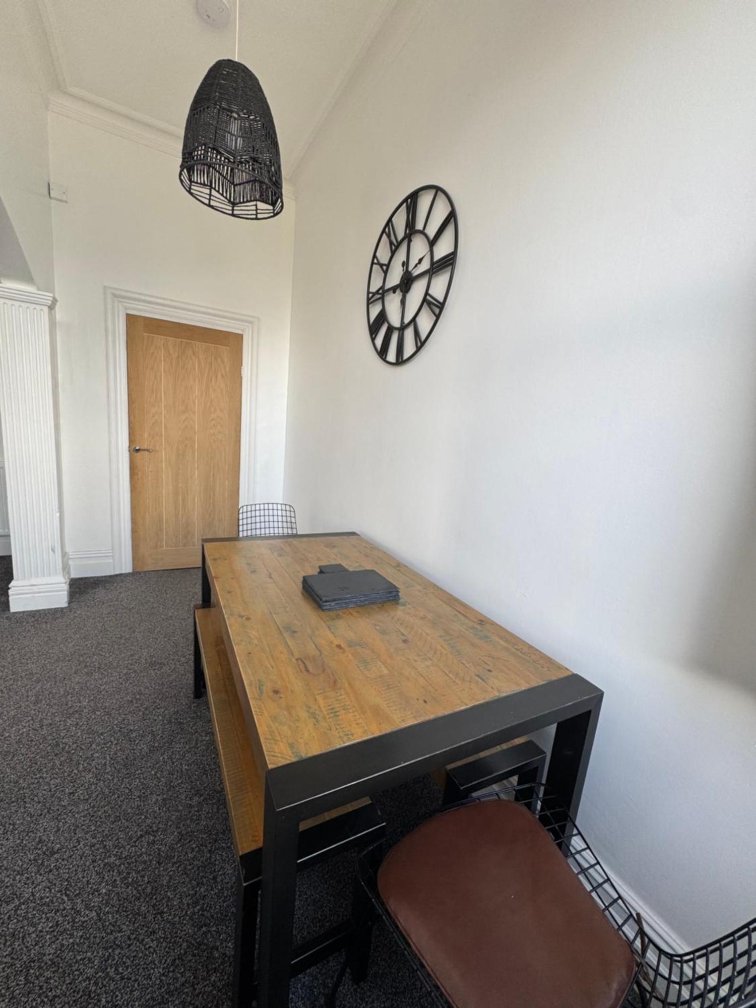 Spacious Victorian Birkdale Apartment With Garden Southport Exterior photo